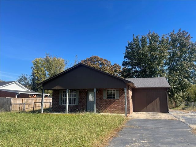 10 Cagle, Clarksville, AR 72830