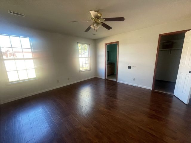 10 Cagle, Clarksville, AR 72830