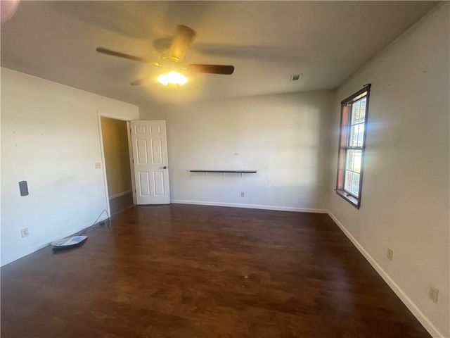 10 Cagle, Clarksville, AR 72830