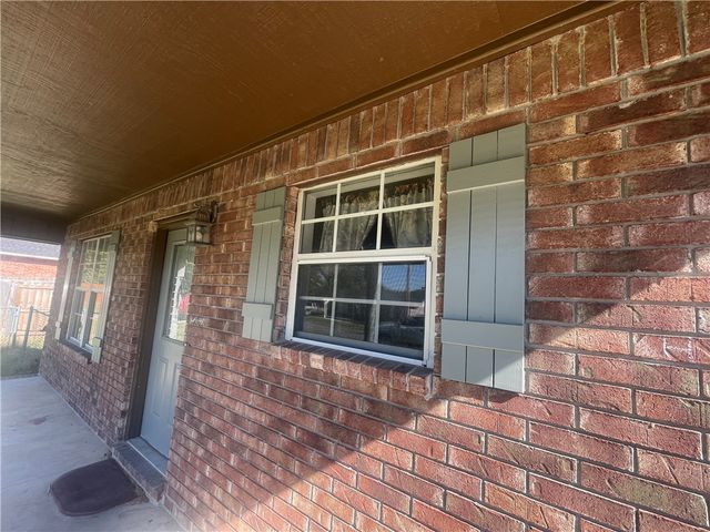 10 Cagle, Clarksville, AR 72830