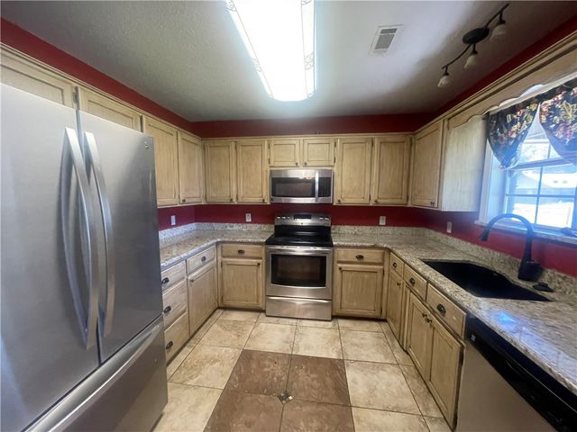 10 Cagle, Clarksville, AR 72830