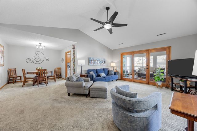 3170 Willowridge Road C, Marion, IA 52302