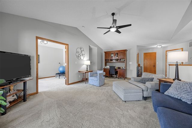 3170 Willowridge Road C, Marion, IA 52302