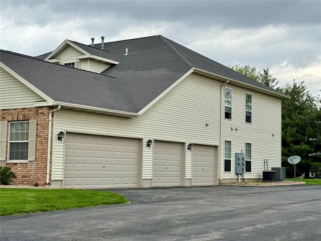 3170 Willowridge Road C, Marion, IA 52302