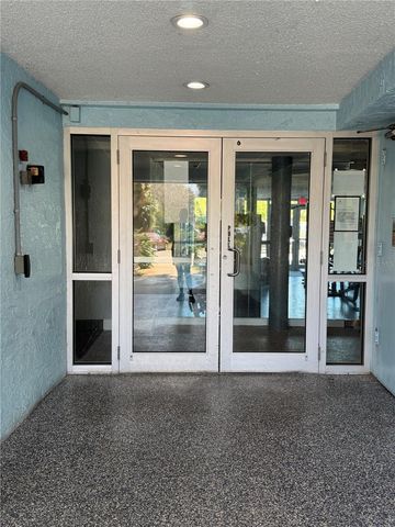 3315 58TH AVENUE S 109, St Petersburg, FL 33712