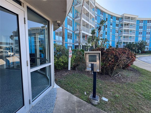 3315 58TH AVENUE S 109, St Petersburg, FL 33712