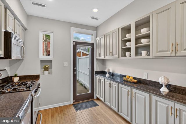 624 14TH PL NE, Washington, DC 20002