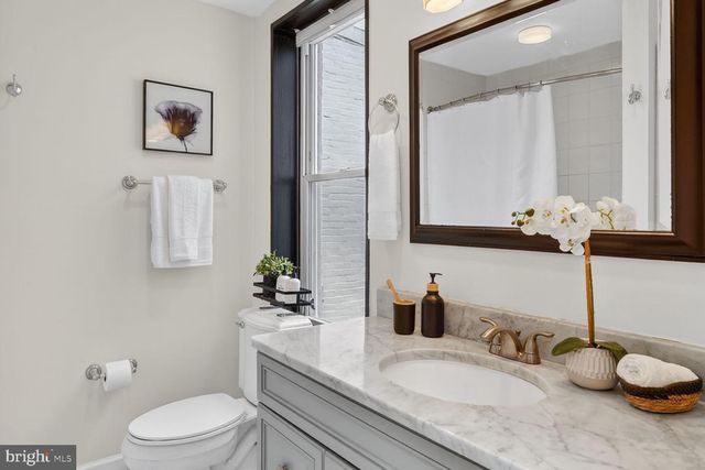 624 14TH PL NE, Washington, DC 20002