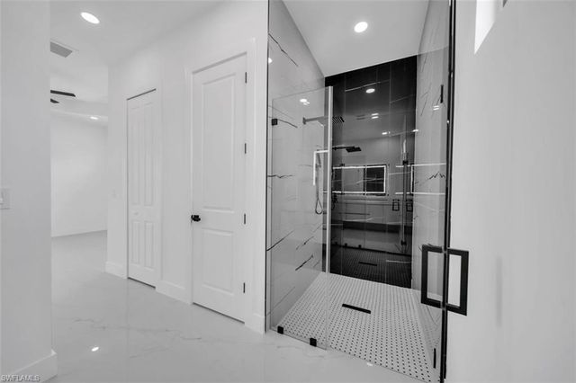 3901 3rd ST SW, Lehigh Acres, FL 33976