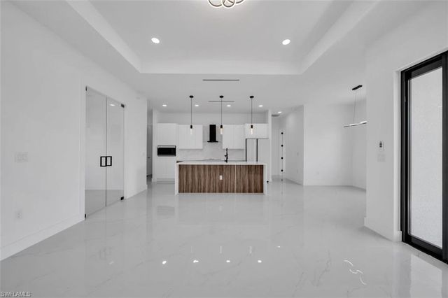 3901 3rd ST SW, Lehigh Acres, FL 33976