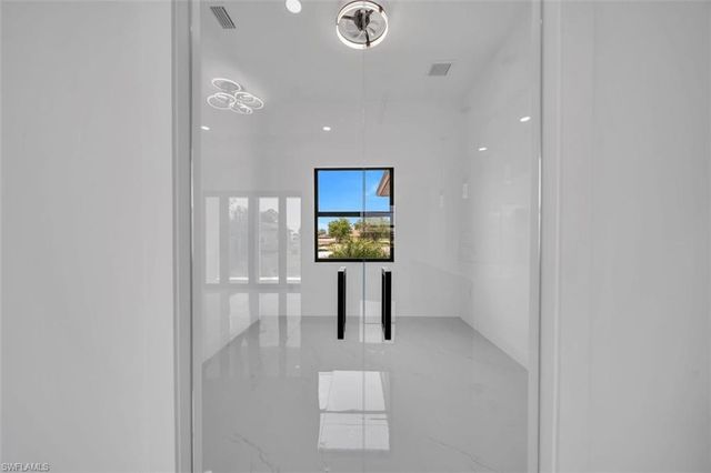 3901 3rd ST SW, Lehigh Acres, FL 33976