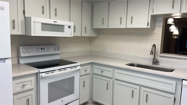 871 NEW YORK AVENUE 104, Dunedin, FL 34698