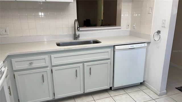 871 NEW YORK AVENUE 104, Dunedin, FL 34698