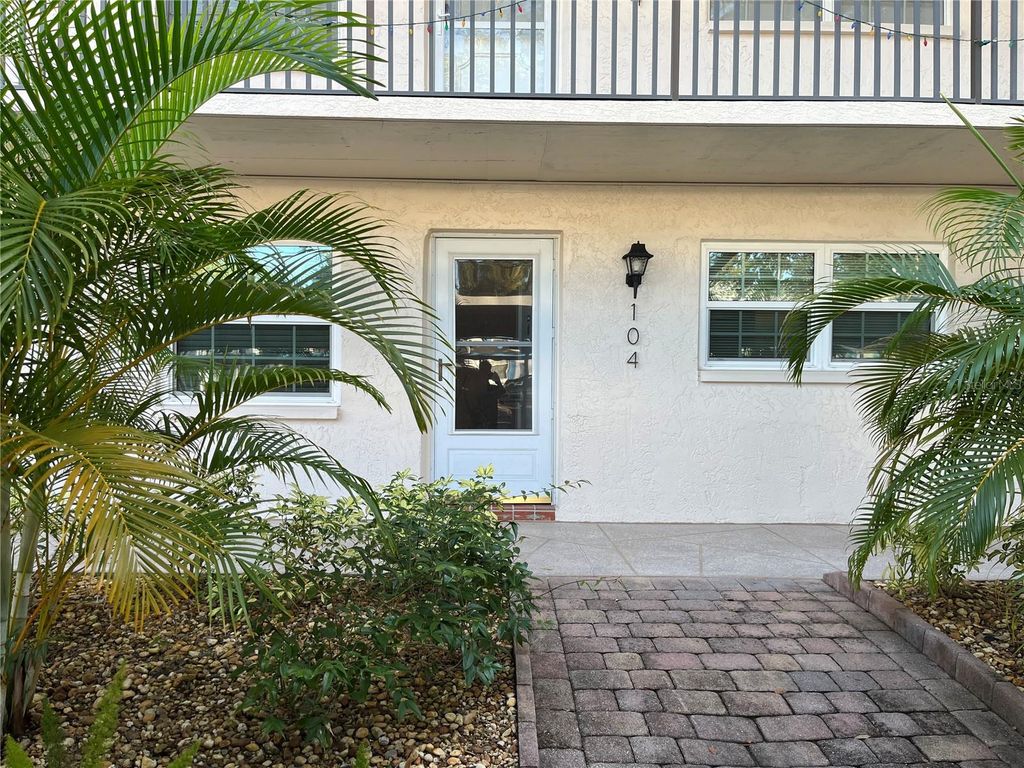 871 NEW YORK AVENUE 104, Dunedin, FL 34698