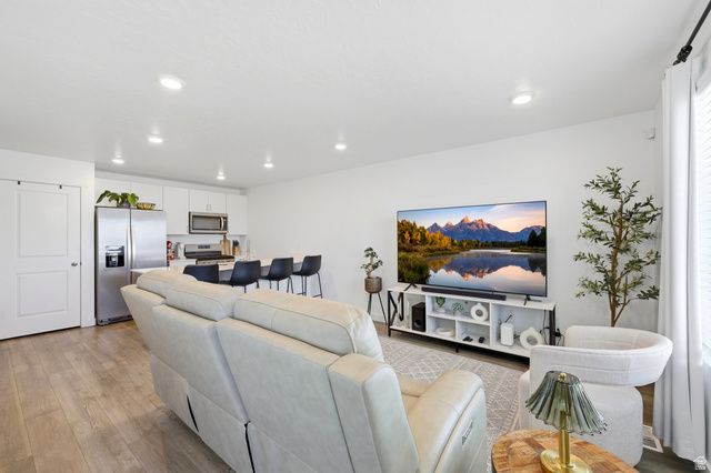 8446 W BECKVILLE DR, Magna, UT 84044