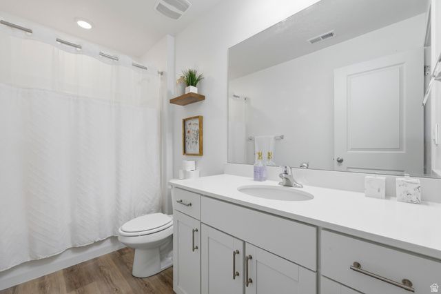 8446 W BECKVILLE DR, Magna, UT 84044