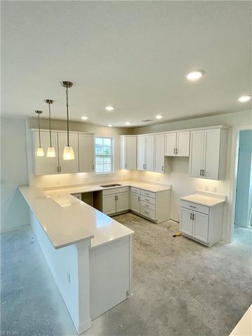1948 Bexley LN, Chesapeake, VA 23322