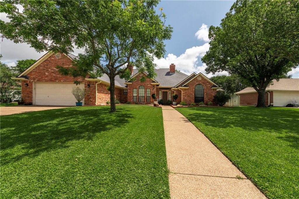 2905 Aztec Court, College Station, TX 77845 — exterior