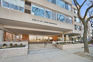 2020 ST. JOHNS Avenue 208, Highland Park, IL 60035