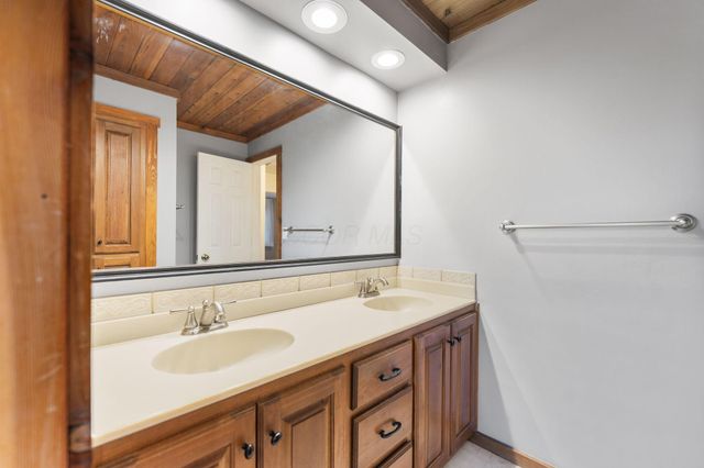 111 Edwards Road, Johnstown, OH 43031