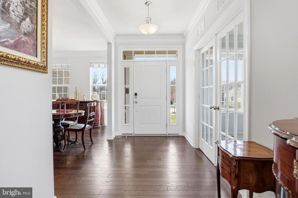 Image 6 of property listing at 6702 SAVANNAH DR, Brandywine, MD 20613