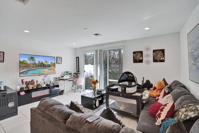 5889 Monterra Club Drive, Lake Worth, FL 33463