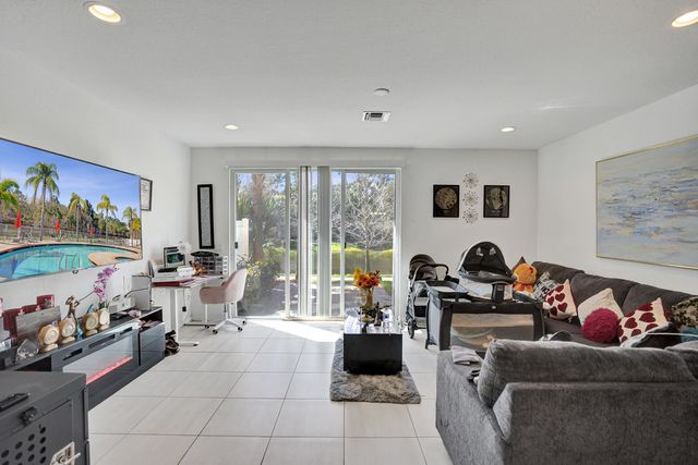 5889 Monterra Club Drive, Lake Worth, FL 33463