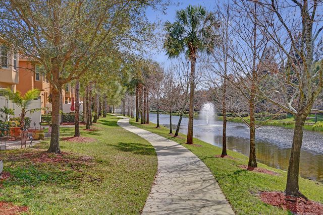 5889 Monterra Club Drive, Lake Worth, FL 33463