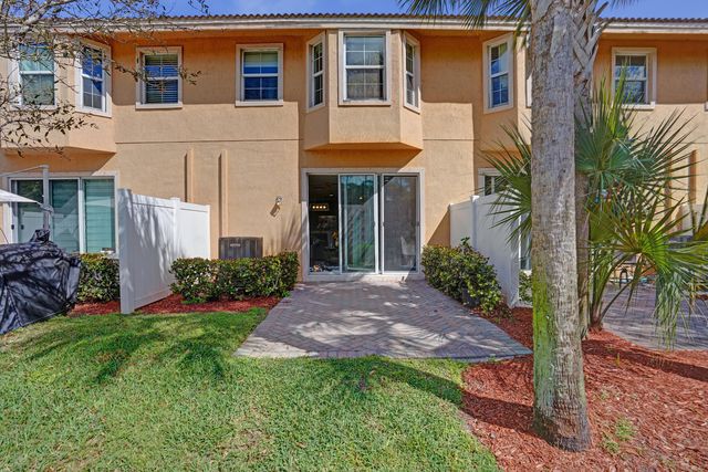 5889 Monterra Club Drive, Lake Worth, FL 33463