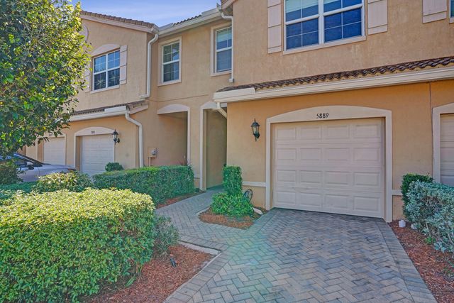 5889 Monterra Club Drive, Lake Worth, FL 33463