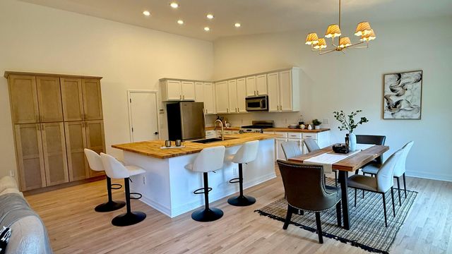 4256 Landhigh Lakes Drive, Powell, OH 43065