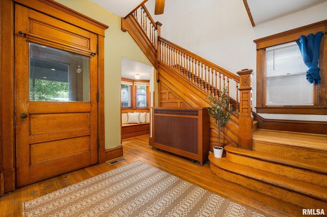 1507 W BARKER Avenue, Peoria, IL 61606