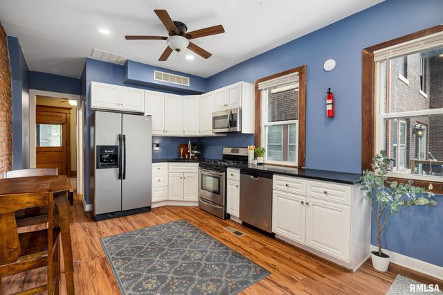 1507 W BARKER Avenue, Peoria, IL 61606