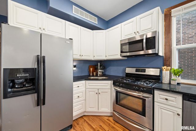 1507 W BARKER Avenue, Peoria, IL 61606
