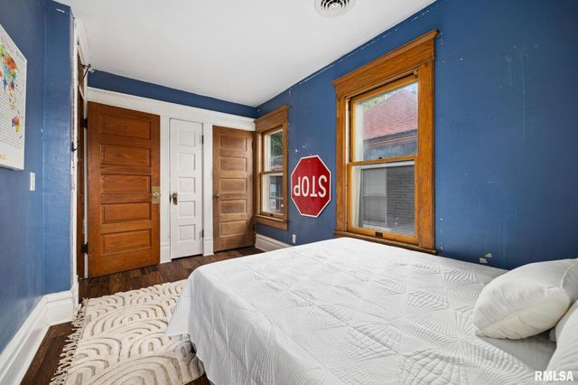1507 W BARKER Avenue, Peoria, IL 61606