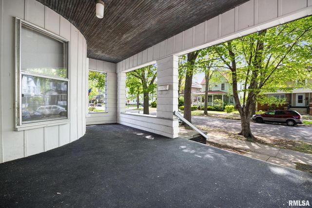 1507 W BARKER Avenue, Peoria, IL 61606