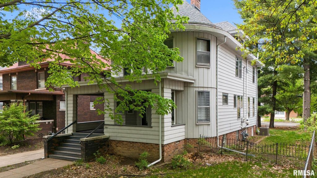 1507 W BARKER Avenue, Peoria, IL 61606