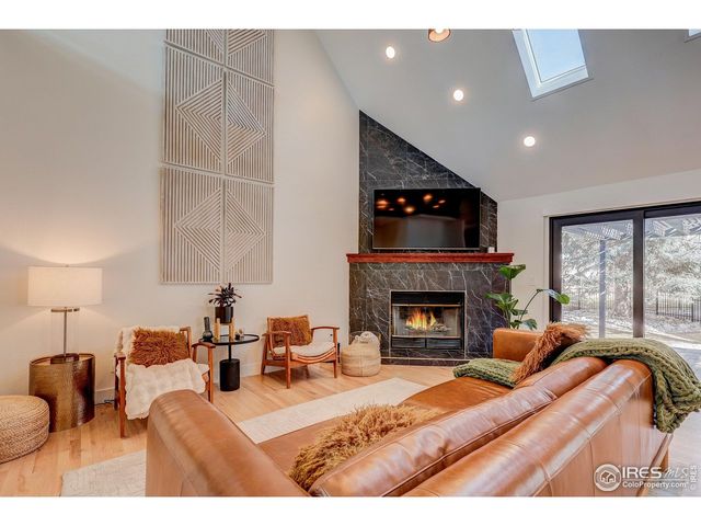 1118 Oakhurst Dr, Broomfield, CO 80020