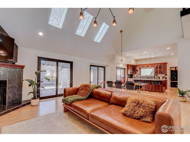 1118 Oakhurst Dr, Broomfield, CO 80020