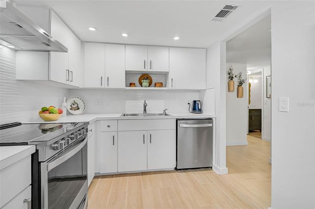 995 LAGUNA DRIVE 103, Venice, FL 34285