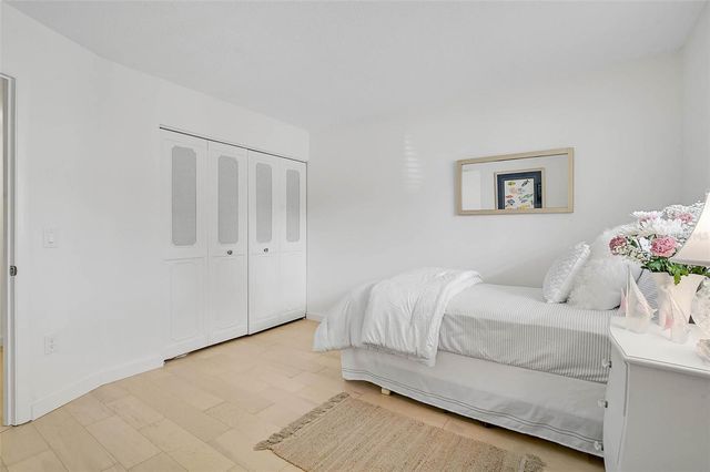 995 LAGUNA DRIVE 103, Venice, FL 34285