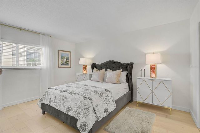 995 LAGUNA DRIVE 103, Venice, FL 34285