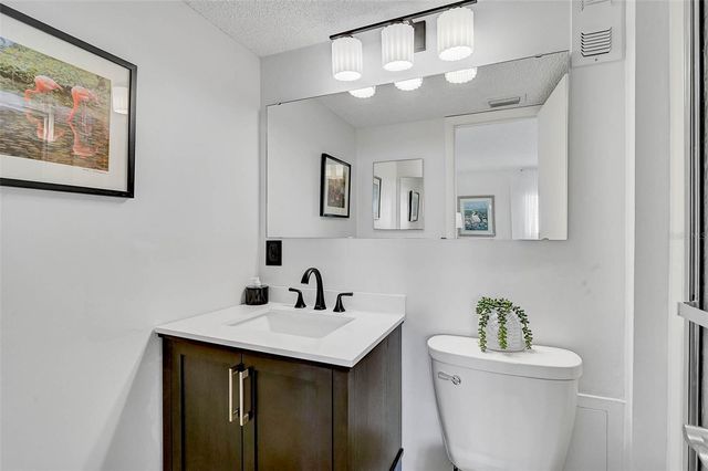 995 LAGUNA DRIVE 103, Venice, FL 34285