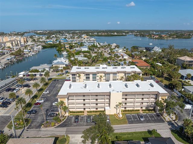 995 LAGUNA DRIVE 103, Venice, FL 34285