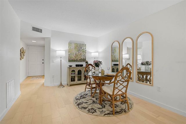 995 LAGUNA DRIVE 103, Venice, FL 34285