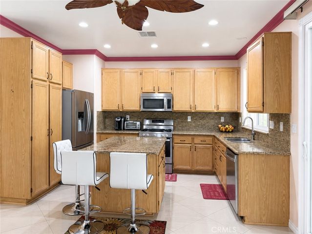 16872 Hazeltine Court, Fontana, CA 92336