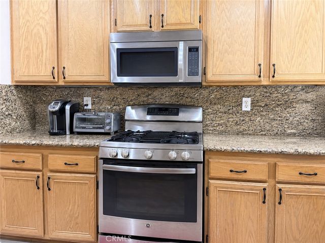 16872 Hazeltine Court, Fontana, CA 92336