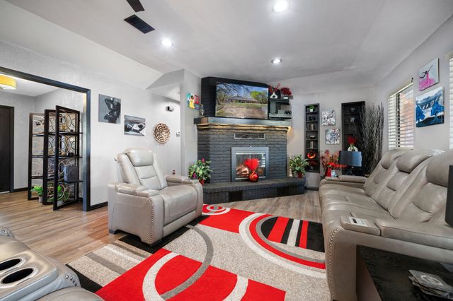 206 County Road 43340, Paris, TX 75462