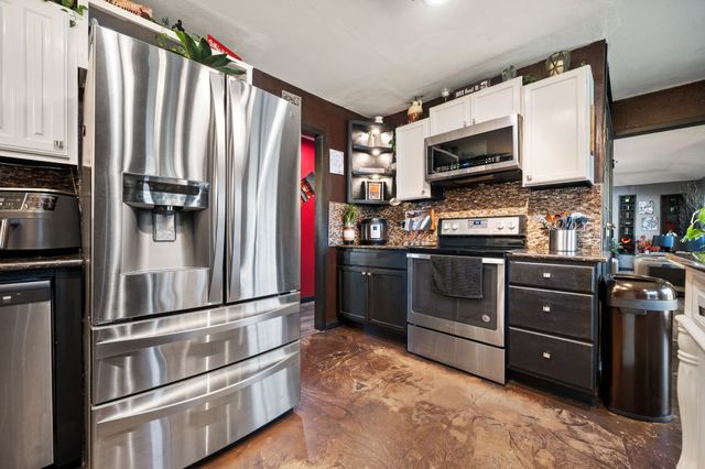 206 County Road 43340, Paris, TX 75462