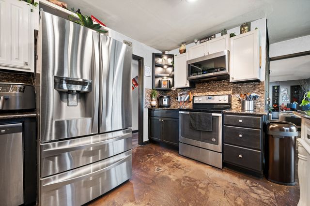 206 County Road 43340, Paris, TX 75462